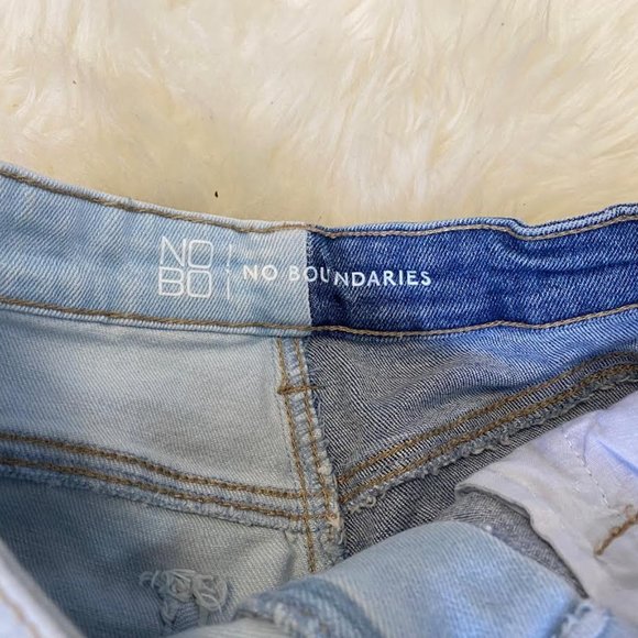 NWOT NO BOUNDARIES Women 28 Two Tone High Rise Distressed Stretch Denim Shorts - Picture 4 of 6